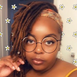 Meet your Posher, Alesia